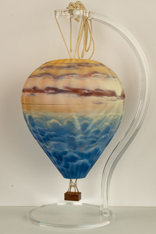 Urne Heissluftballon Wolkenhimmel Airbrush