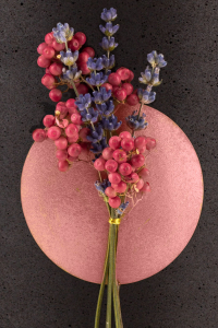 Florales Schmuckelement Lavendel und Beeren Plakette Rosgold