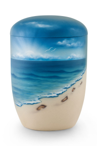 Urnen im online Shop: Urne für Seebestattung mit Airbrushmotiv Spuren im Sand sofort verfügbar.